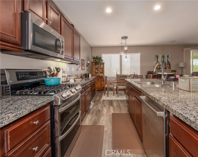 34664 Bella Vista Drive, Yucaipa CA: https://media.crmls.org/medias/5010584c-549f-45d7-9387-d4e84b89c373.jpg
