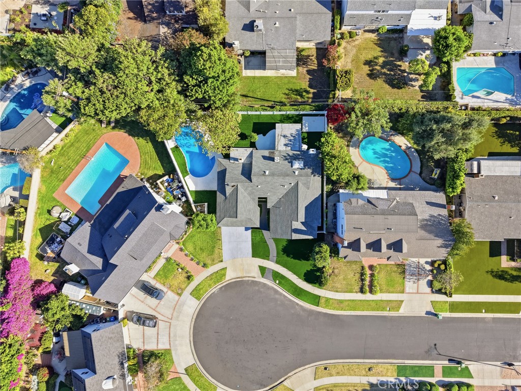 https://media.crmls.org/medias/50105b57-aee3-40f1-b085-a9f25f9c3239.jpg?preset=X-Large