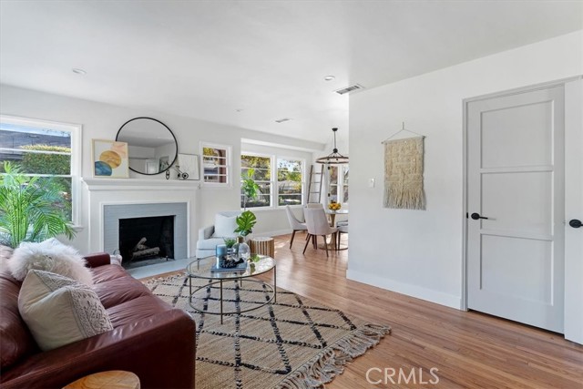 Detail Gallery Image 4 of 36 For 288 W Mariposa St, Altadena,  CA 91001 - 3 Beds | 2 Baths