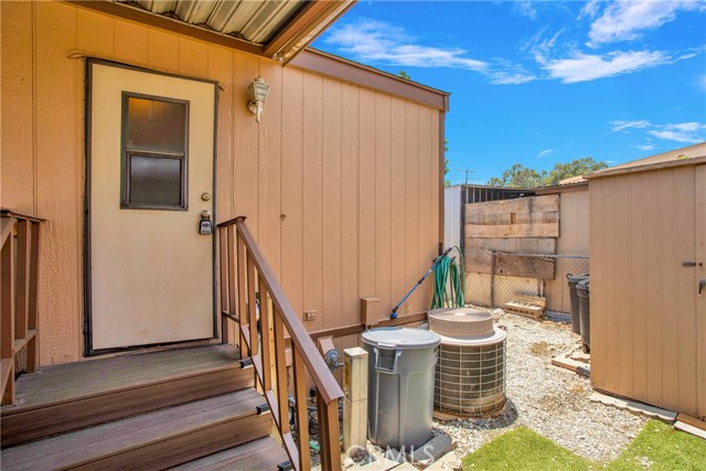 350 S Willow Avenue, Rialto CA: https://media.crmls.org/medias/50109472-56ea-4187-abef-2e51a216fba8.jpg