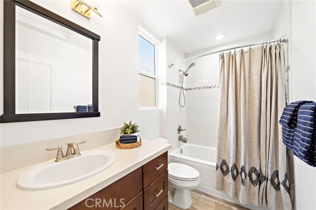 Detail Gallery Image 28 of 30 For 1974 Meyer Pl #D,  Costa Mesa,  CA 92627 - 2 Beds | 2/1 Baths