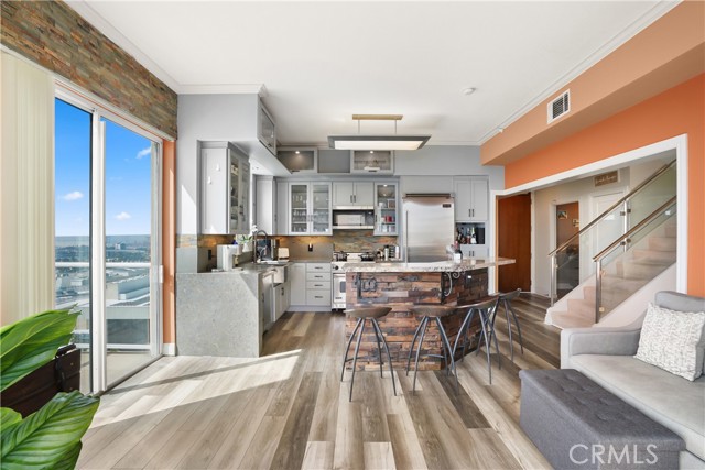 Detail Gallery Image 8 of 33 For 488 E Ocean #P2,  Long Beach,  CA 90802 - 1 Beds | 2 Baths