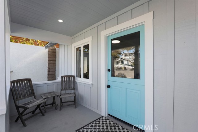 Detail Gallery Image 2 of 14 For 624 Emerald, Redondo Beach,  CA 90277 - 2 Beds | 2 Baths