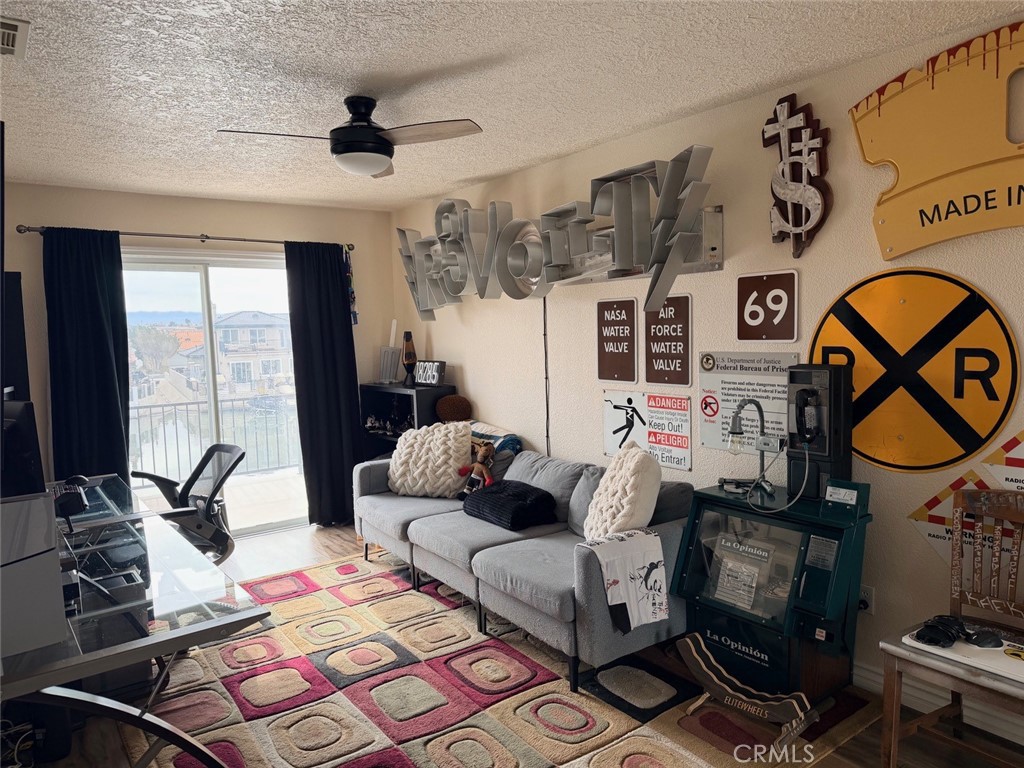 https://media.crmls.org/medias/50125c39-9544-42b4-985a-8efbc6547771.jpg?preset=X-Large
