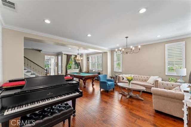 Detail Gallery Image 17 of 63 For 15520 Megan Dr, Canyon Country,  CA 91387 - 5 Beds | 4 Baths