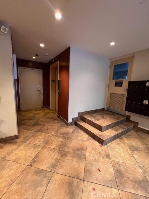 Detail Gallery Image 13 of 16 For 622 S Barrington #302,  Los Angeles,  CA 90049 - 1 Beds | 2 Baths