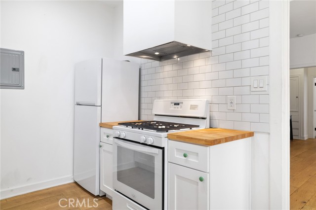 Detail Gallery Image 13 of 39 For 211 S Berendo St #3,  Los Angeles,  CA 90004 - 1 Beds | 1 Baths