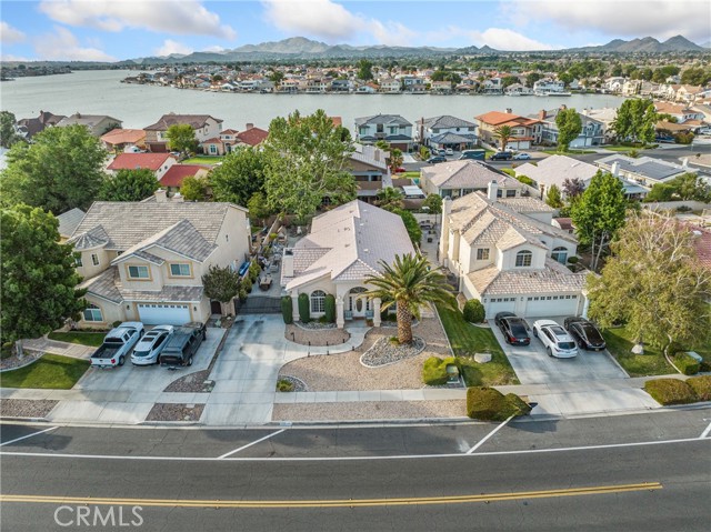 Detail Gallery Image 2 of 43 For 13290 Country Club Dr, Victorville,  CA 92395 - 3 Beds | 2 Baths