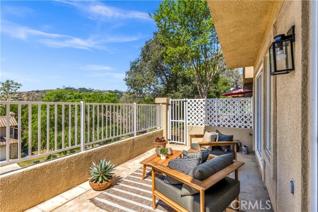Detail Gallery Image 2 of 47 For 31 Cascada, Rancho Santa Margarita,  CA 92688 - 3 Beds | 3 Baths