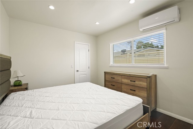11716 Paso Robles Avenue, Granada Hills CA: https://media.crmls.org/medias/50143e77-4f33-462e-ae58-16f201c8795c.jpg