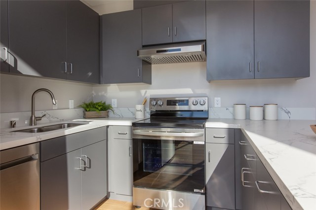 Detail Gallery Image 6 of 32 For 3682 Harriman Ave #4,  El Sereno,  CA 90032 - 2 Beds | 2/1 Baths
