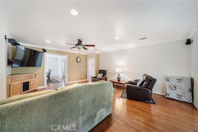 Detail Gallery Image 14 of 52 For 178 N Monterey Rd, Orange,  CA 92866 - 4 Beds | 4 Baths