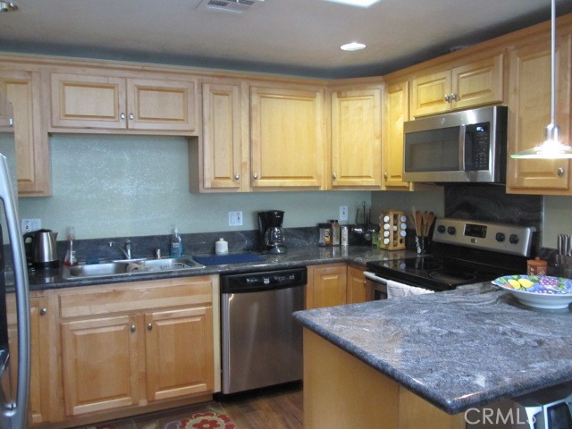 Detail Gallery Image 11 of 19 For 1382 El Dorado Dr., M3-10k, Seal Beach,  CA 90740 - 2 Beds | 2 Baths