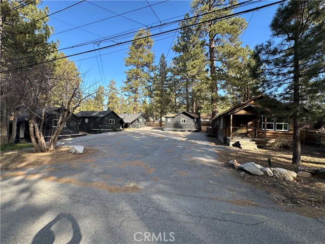 Detail Gallery Image 4 of 25 For 449 Georgia, Big Bear Lake,  CA 92315 - 5 Beds | 5 Baths