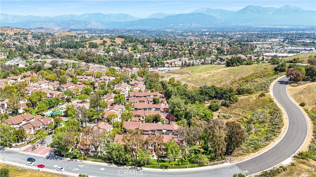 https://media.crmls.org/medias/5017b011-0aaf-427f-96cd-e33ab0c4775f.jpg?preset=X-Large