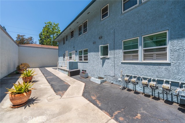 Detail Gallery Image 21 of 34 For 5835 Bowcroft St #2,  Los Angeles,  CA 90016 - 2 Beds | 1/1 Baths