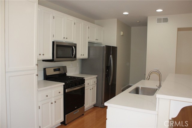 Detail Gallery Image 9 of 45 For 1285 Fools Gold Way #1,  Chula Vista,  CA 91913 - 2 Beds | 2 Baths