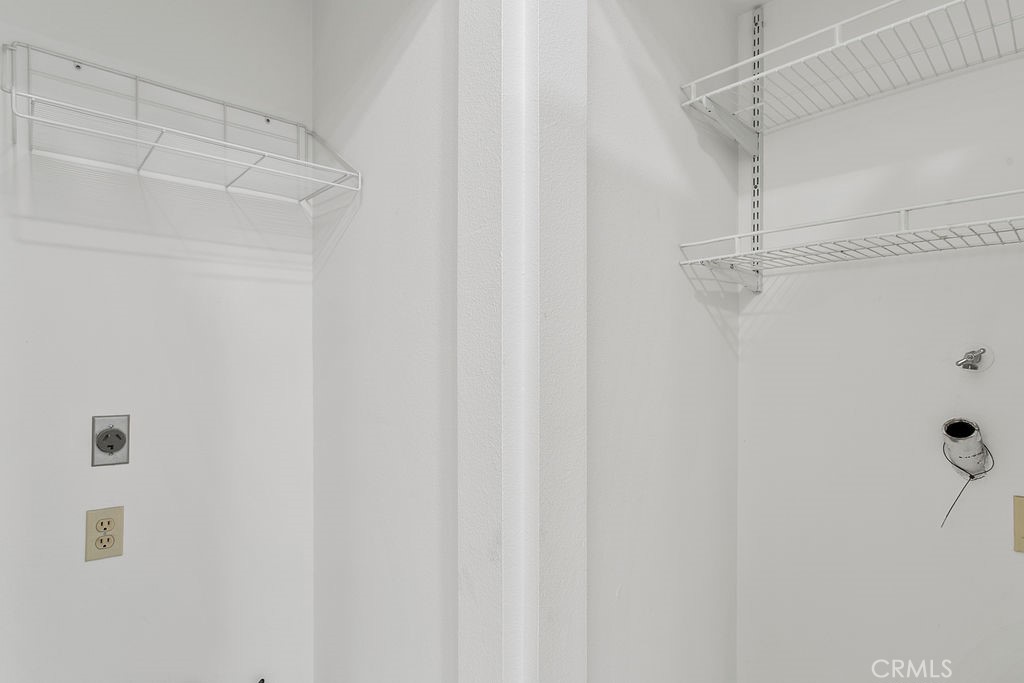 https://media.crmls.org/medias/501870b8-ca19-44b9-8586-051fbef1632f.jpg?preset=X-Large