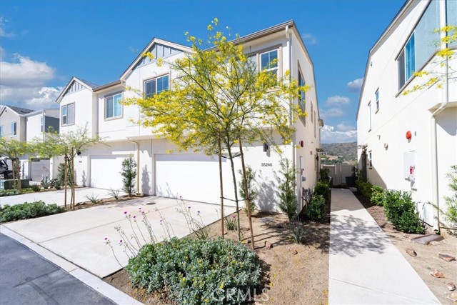35246 Blossom, Fallbrook CA: https://media.crmls.org/medias/501915f9-a72b-4988-a6c0-22cf2fe04538.jpg
