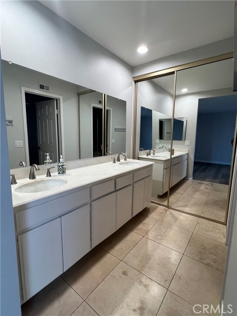 26 Alderbrook, Irvine CA: https://media.crmls.org/medias/50196217-927d-4b20-bbc6-ae33f9e58618.jpg