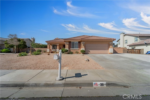 Detail Gallery Image 1 of 33 For 311 Bogie St, Palmdale,  CA 93551 - 5 Beds | 2 Baths