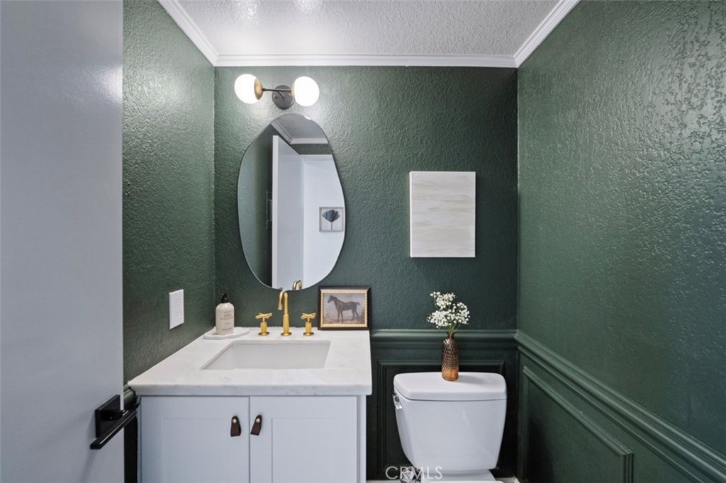 https://media.crmls.org/medias/501a75d3-ab1f-4541-9d91-fb5430b30b66.jpg?preset=X-Large