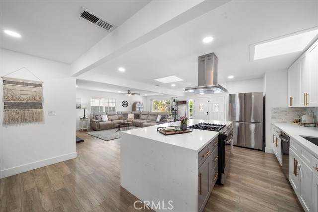 5228 E Minuet Lane, Anaheim CA: https://media.crmls.org/medias/501a887a-5bb4-4c55-b2ba-df839ccb4e75.jpg