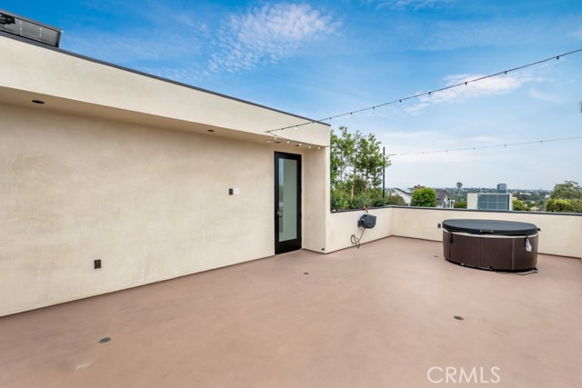 Detail Gallery Image 16 of 32 For 12131 Palms Bld, Los Angeles,  CA 90066 - 4 Beds | 3 Baths