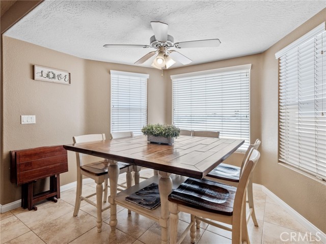 15454 Mustang Avenue, Apple Valley CA: https://media.crmls.org/medias/501ba9d0-4447-4882-8877-0d50f86ae6a2.jpg