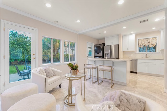 19119 Lemay Street, Reseda CA: https://media.crmls.org/medias/501c2459-02dc-480e-bca1-fac532e6e766.jpg