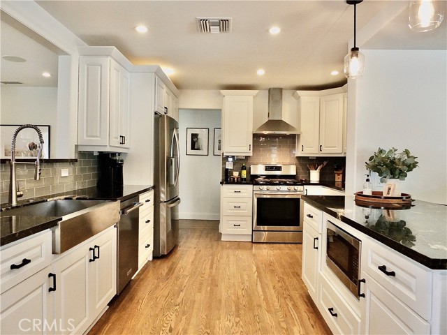Detail Gallery Image 11 of 35 For 2443 Fordham, Costa Mesa,  CA 92626 - 4 Beds | 2/1 Baths