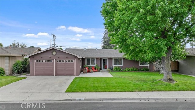 Detail Gallery Image 1 of 45 For 2500 Mira Flores Dr, Turlock,  CA 95380 - 3 Beds | 2 Baths