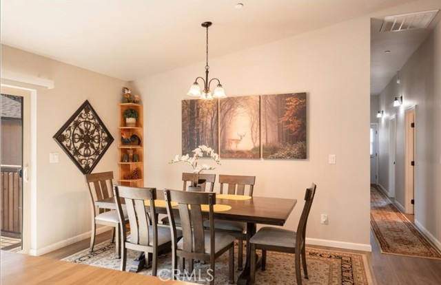 Detail Gallery Image 18 of 34 For 905 W Aeroplane Bld, Big Bear City,  CA 92314 - 3 Beds | 2 Baths