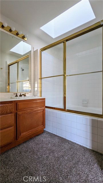 Full Bath 3 - En Suite bathroom with skylight