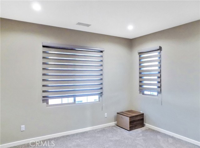 Detail Gallery Image 7 of 8 For 166 Milky Way, Irvine,  CA 92618 - 3 Beds | 3 Baths