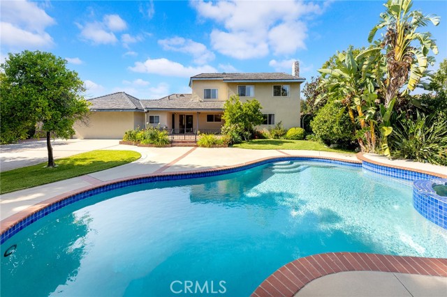 300 W Wistaria Avenue, Arcadia CA: https://media.crmls.org/medias/50200818-a534-4459-9e8d-8459a0c5dfb6.jpg