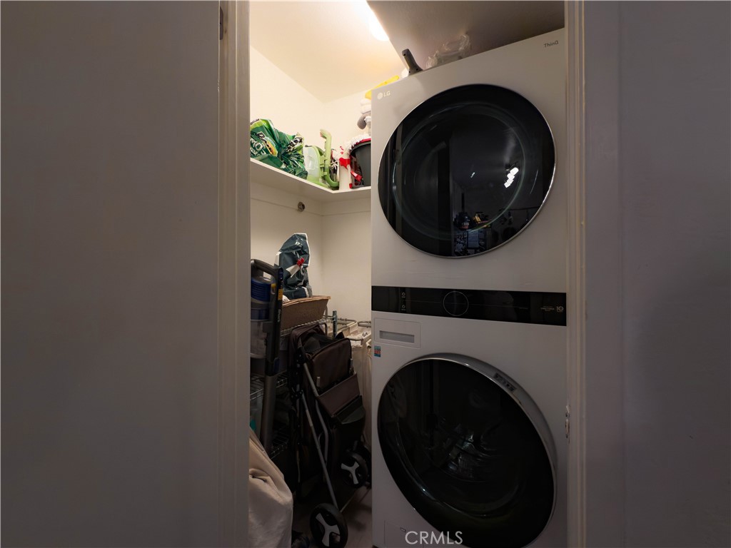 https://media.crmls.org/medias/50200e31-4d5e-42bd-8c0d-e29585eeb221.jpg?preset=X-Large