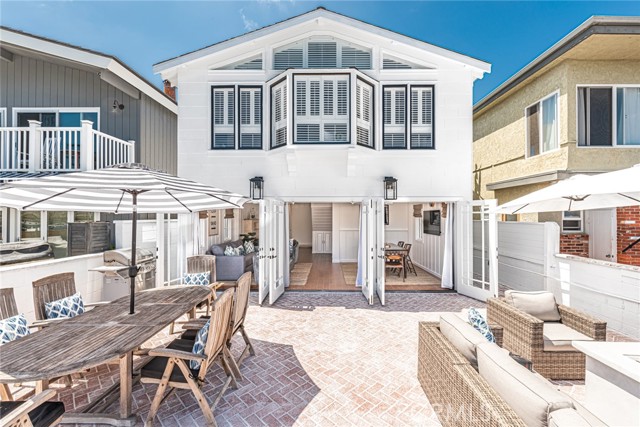 Detail Gallery Image 9 of 41 For 3717 Channel Pl, Newport Beach,  CA 92663 - 4 Beds | 2/1 Baths