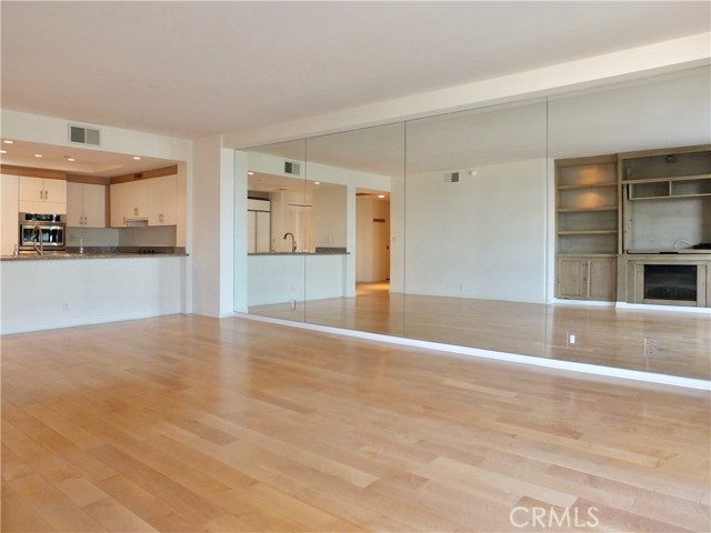 Detail Gallery Image 10 of 46 For 850 E Ocean Bld #203,  Long Beach,  CA 90802 - 2 Beds | 2 Baths