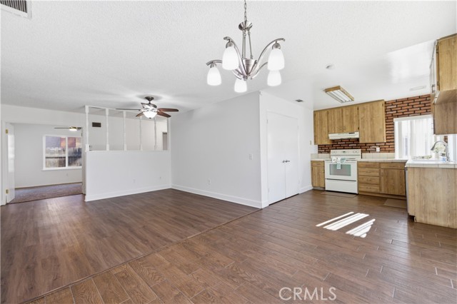 Detail Gallery Image 9 of 33 For 7035 Batavia Way, Riverside,  CA 92586 - 4 Beds | 2 Baths