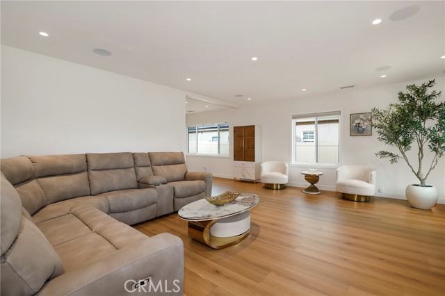 Detail Gallery Image 10 of 40 For 2185 Paloma, Pasadena,  CA 91104 - 3 Beds | 3 Baths