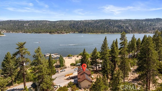 38512 North Shore Drive, Fawnskin CA: https://media.crmls.org/medias/5024355d-7385-48c8-9abc-e83ee0172a29.jpg
