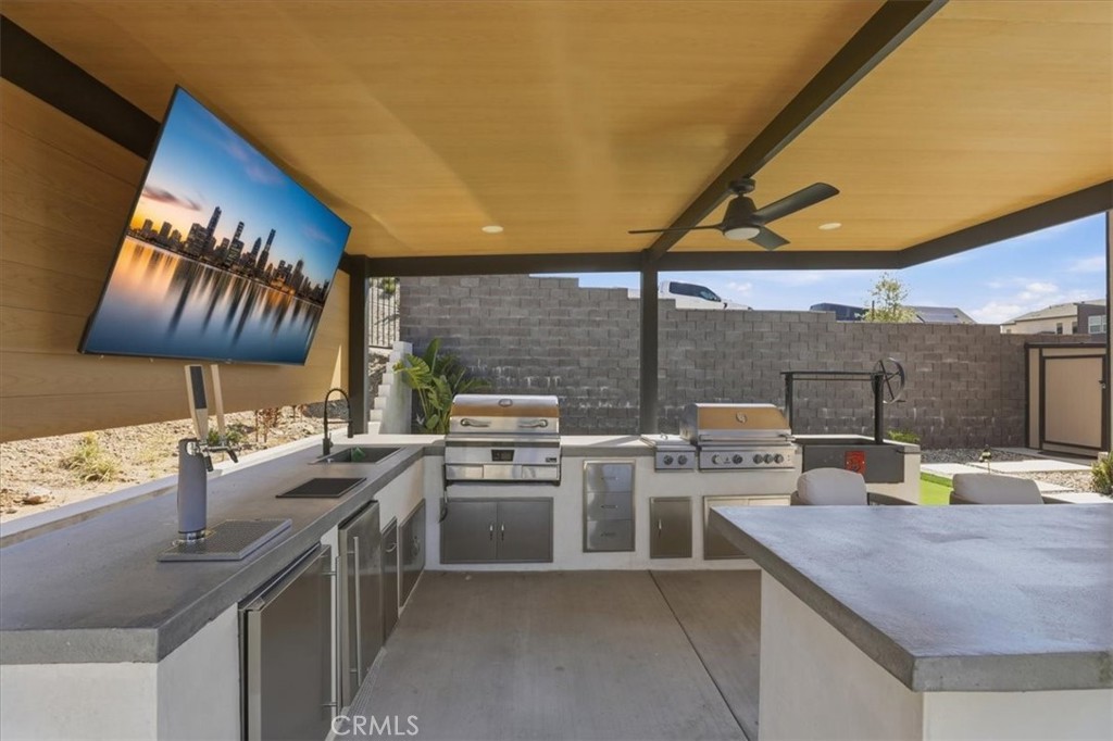 https://media.crmls.org/medias/50244a5c-01dd-472b-90c0-14ce4db3a85e.jpg?preset=X-Large