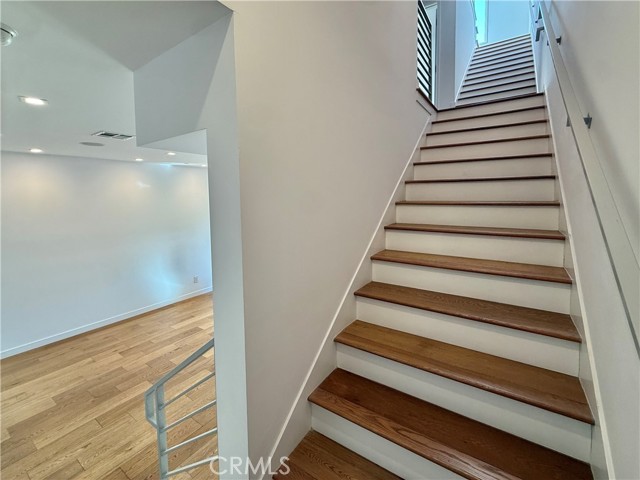 Detail Gallery Image 16 of 37 For 1035 Figueroa Ter #4,  Los Angeles,  CA 90012 - 3 Beds | 2/1 Baths