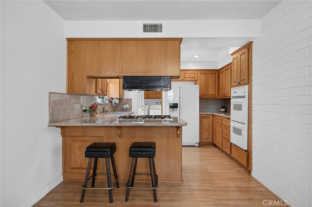 https://media.crmls.org/medias/502498e4-7d70-4dd5-8c6f-4e1052160980.jpg?preset=X-Large