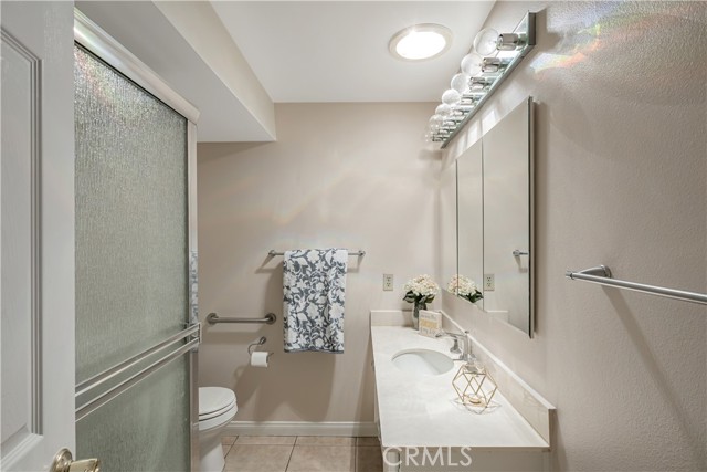 Detail Gallery Image 23 of 48 For 19223 Avenue of the Oaks #D,  Newhall,  CA 91321 - 2 Beds | 1 Baths