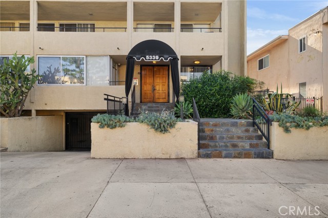 Detail Gallery Image 40 of 42 For 5339 Newcastle Ave #112,  Encino,  CA 91316 - 3 Beds | 2 Baths