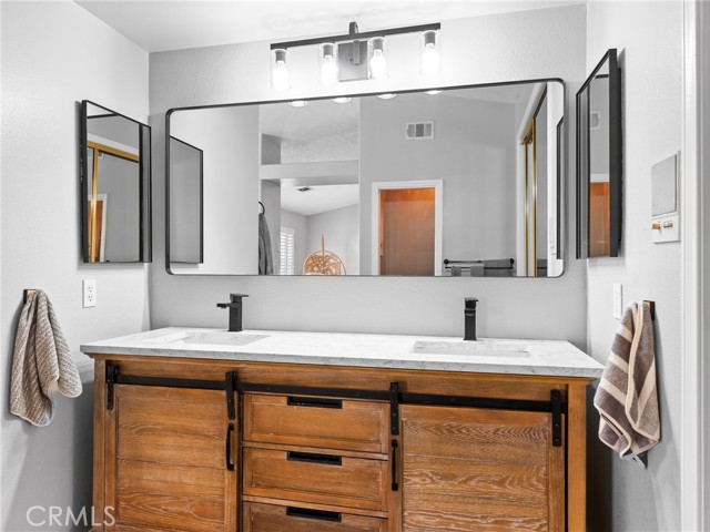 Detail Gallery Image 32 of 75 For 17970 Vista Point Dr, Victorville,  CA 92395 - 7 Beds | 5 Baths