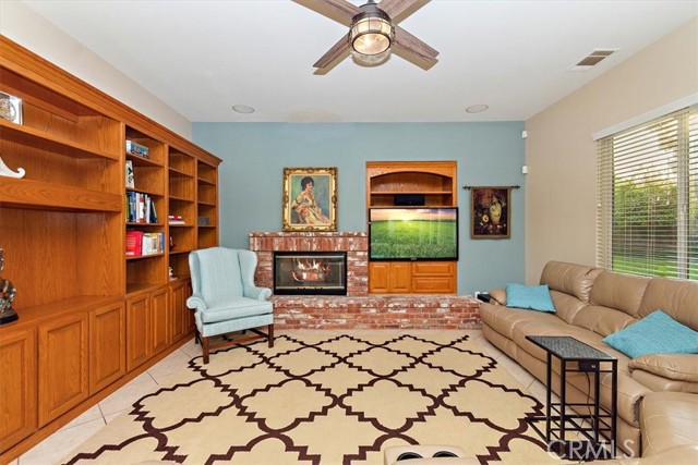 14132 Peral Court, Chino CA: https://media.crmls.org/medias/50259d2a-9f54-4573-bfe2-e59ddebf330e.jpg