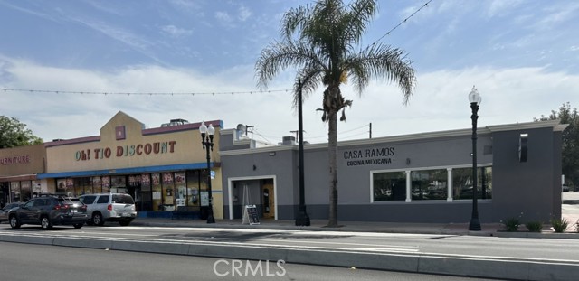 1717 S Main Street, Santa Ana, California 92707, ,Commercial Sale,For Sale,1717 S Main Street,CRDW23140458